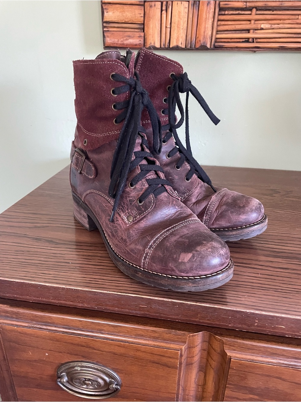 Taos leather boots in Distressed Burgundy